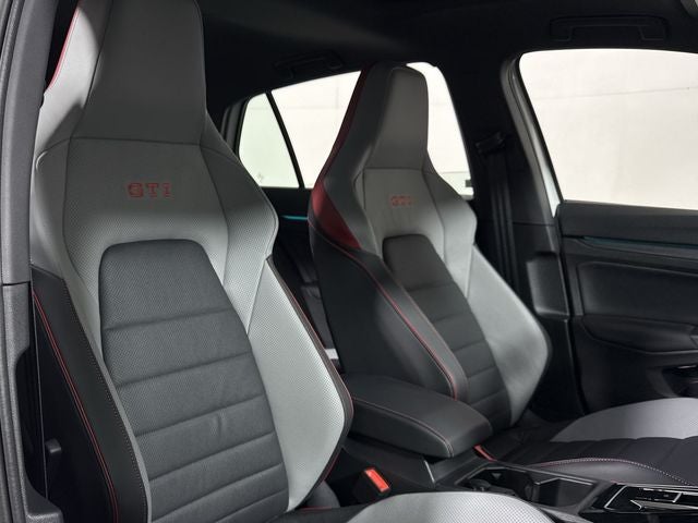 2025 Volkswagen Golf GTI SE