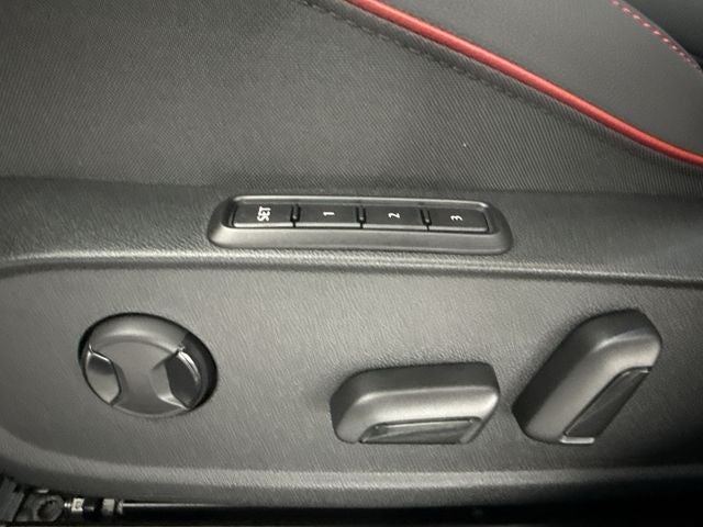 2025 Volkswagen Golf GTI SE