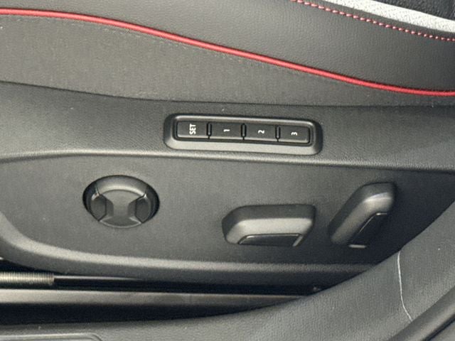 2025 Volkswagen Golf GTI Autobahn