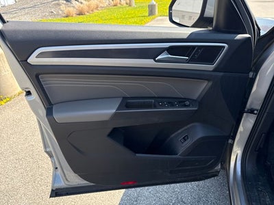 2022 Volkswagen Atlas Cross Sport 2.0T SEL R-Line