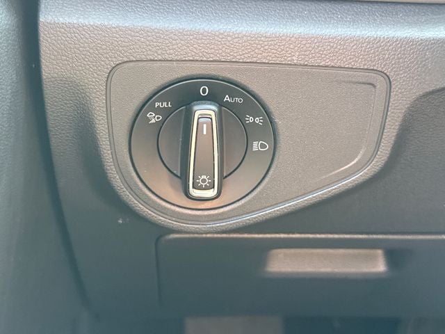 2022 Volkswagen Atlas Cross Sport 2.0T SEL R-Line