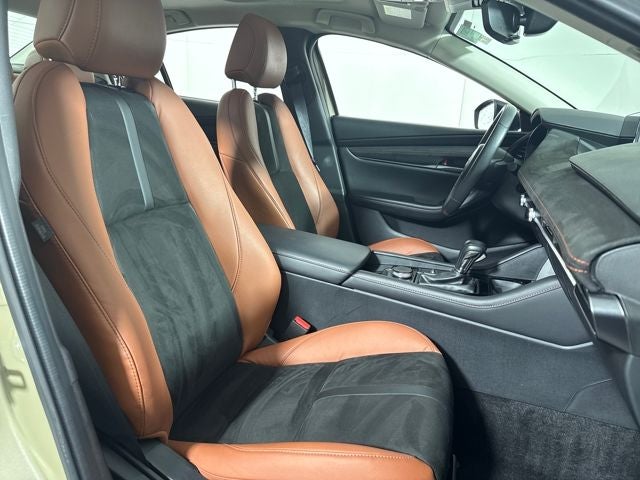 2024 Mazda Mazda3 2.5 Carbon Turbo