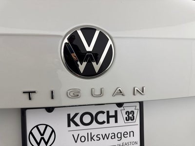 2022 Volkswagen Tiguan 2.0T SE R-Line Black