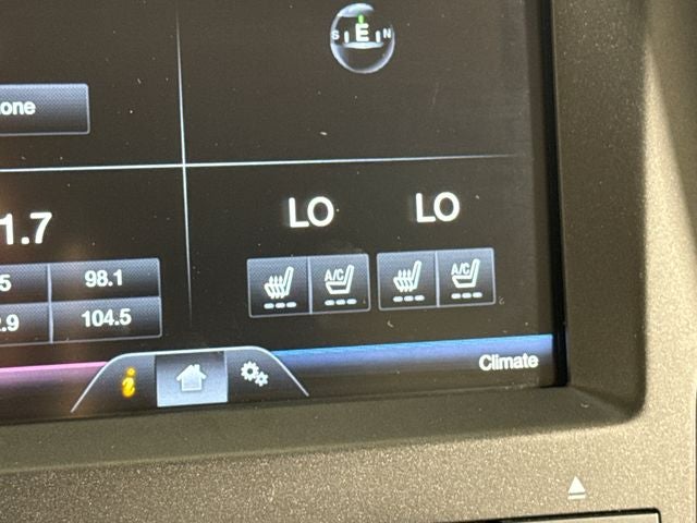 2015 Lincoln Navigator Base