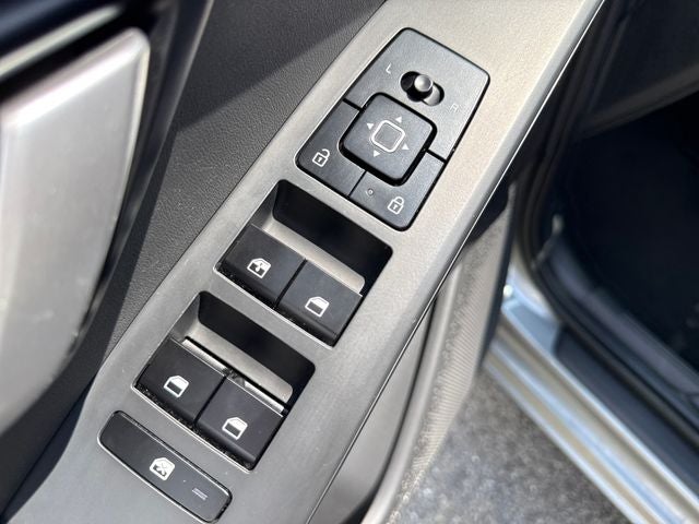 2023 Kia Niro LX