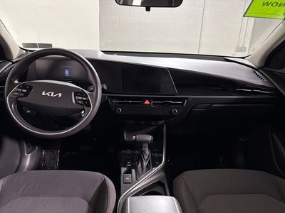 2023 Kia Niro LX
