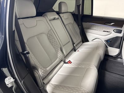 2022 Jeep Grand Cherokee Summit