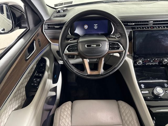 2022 Jeep Grand Cherokee Summit
