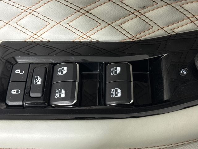 2022 Jeep Grand Cherokee Summit