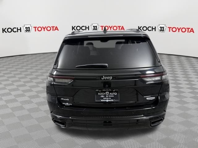 2022 Jeep Grand Cherokee Summit