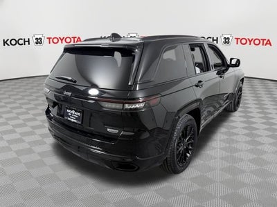 2022 Jeep Grand Cherokee Summit