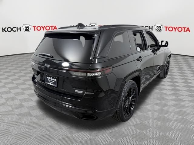 2022 Jeep Grand Cherokee Summit