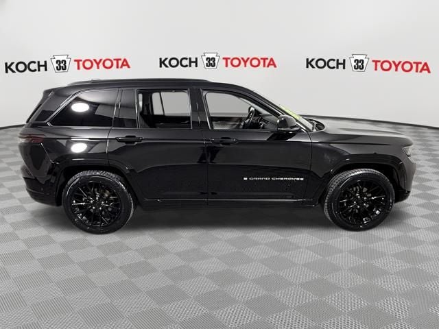 2022 Jeep Grand Cherokee Summit