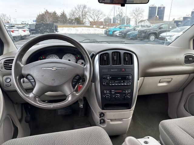 2005 Chrysler Town & Country Touring