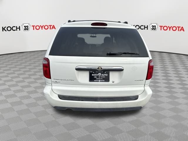2005 Chrysler Town & Country Touring