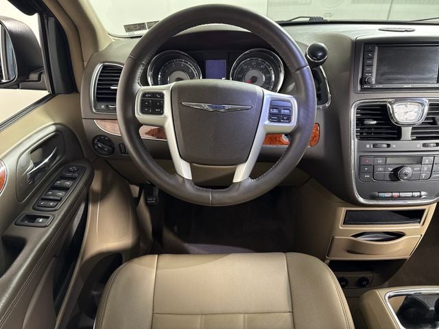 2014 Chrysler Town & Country Touring