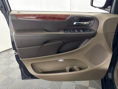 2014 Chrysler Town & Country Touring