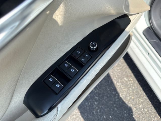 2020 Toyota Camry Hybrid XLE
