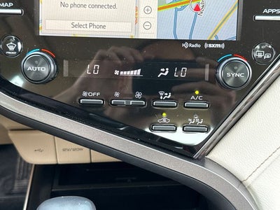 2020 Toyota Camry Hybrid XLE
