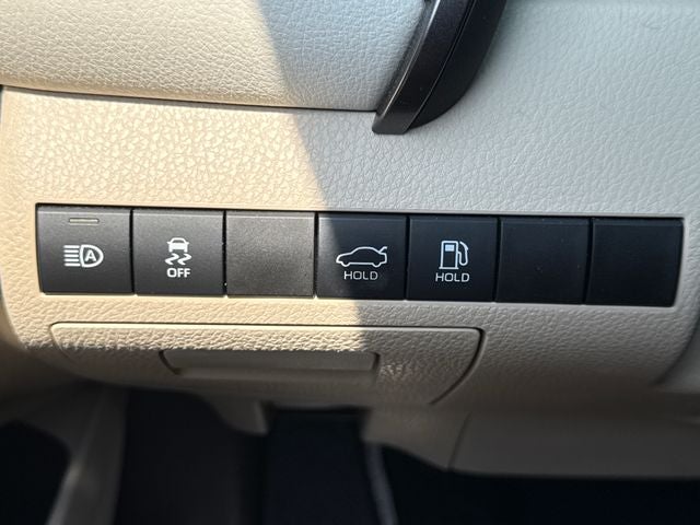 2020 Toyota Camry Hybrid XLE