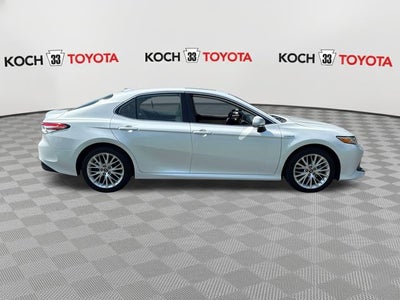 2020 Toyota Camry Hybrid XLE