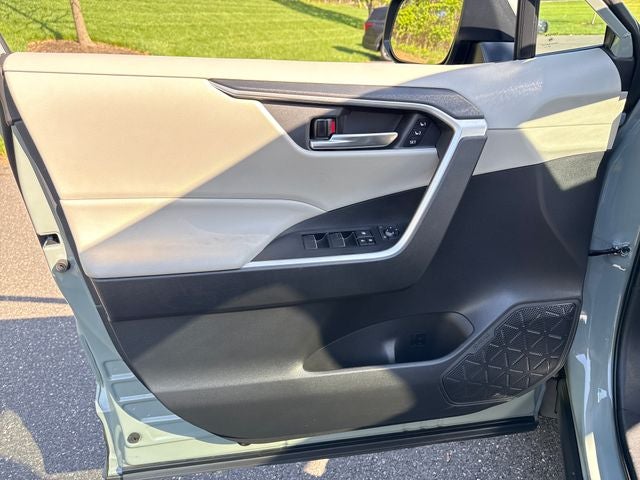 2021 Toyota RAV4 Hybrid XLE Premium