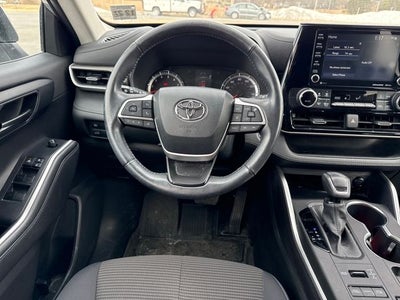 2022 Toyota Highlander LE