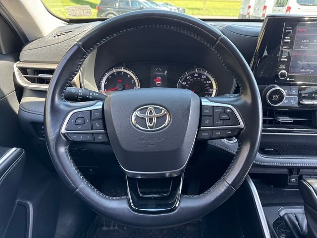 2021 Toyota Highlander LE