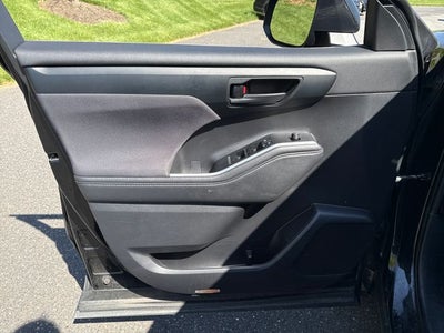 2021 Toyota Highlander LE