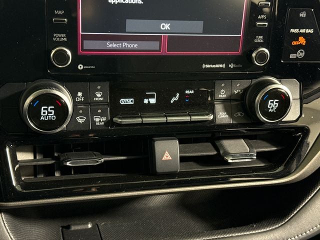 2021 Toyota Highlander LE