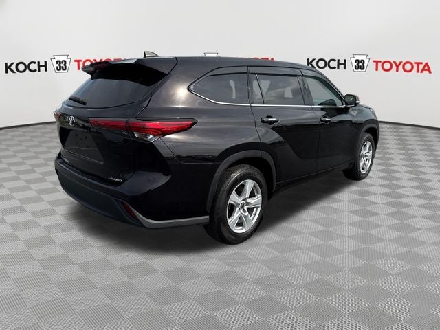 2022 Toyota Highlander LE