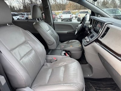 2017 Toyota Sienna XLE Premium 7 Passenger