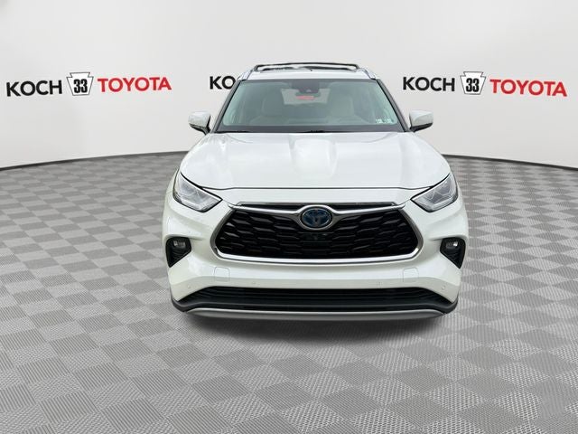 2021 Toyota Highlander Hybrid Platinum