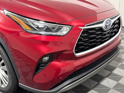 2022 Toyota Highlander Hybrid Platinum