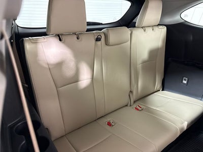 2022 Toyota Highlander Hybrid Platinum