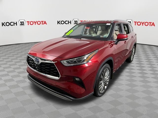 2022 Toyota Highlander Hybrid Platinum