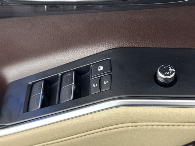 2022 Toyota Highlander Hybrid Platinum