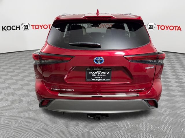 2022 Toyota Highlander Hybrid Platinum