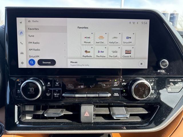 2023 Toyota Highlander Hybrid Platinum