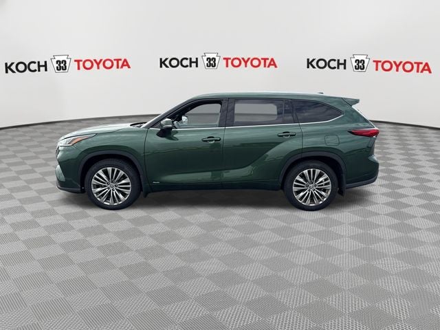 2023 Toyota Highlander Hybrid Platinum