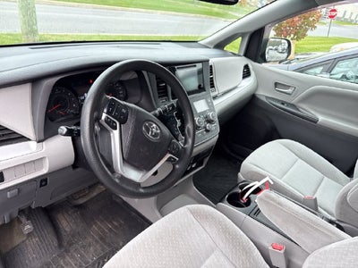 2017 Toyota Sienna LE 7 Passenger