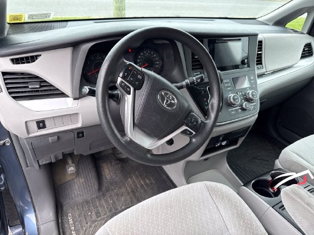 2017 Toyota Sienna LE 7 Passenger