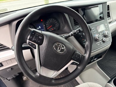 2017 Toyota Sienna LE 7 Passenger