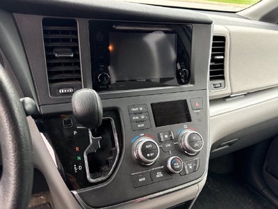 2017 Toyota Sienna LE 7 Passenger