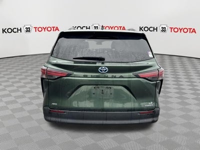 2022 Toyota Sienna LE 8 Passenger