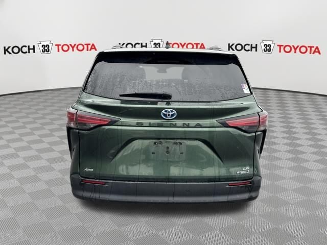 2022 Toyota Sienna LE 8 Passenger