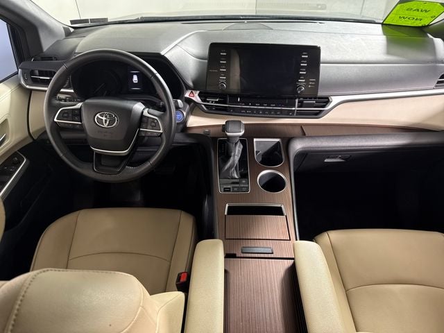 2022 Toyota Sienna XLE 8 Passenger