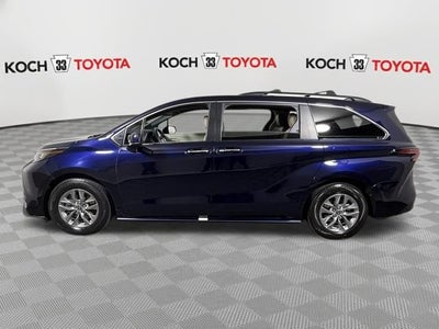 2022 Toyota Sienna XLE 8 Passenger