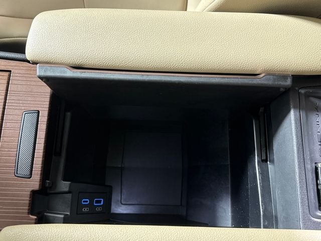 2022 Toyota Sienna XLE 8 Passenger