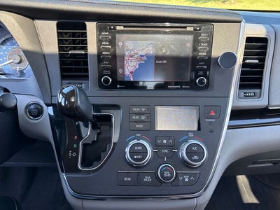 2018 Toyota Sienna XLE 8 Passenger
